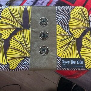 Schwari Save the Rain laptop case